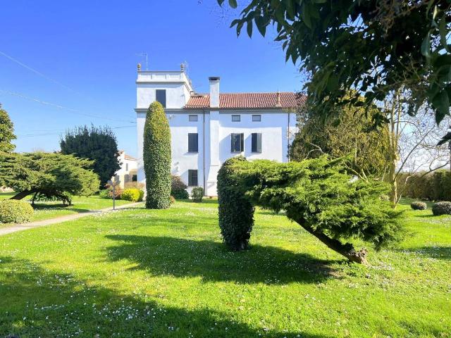 Villa in vendita a Crespino RO