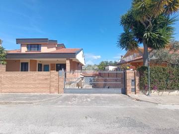 Villa in vendita a Cropani CZ