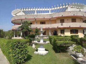 Villa in vendita a Crotone KR