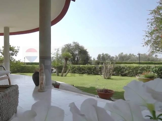 Villa in vendita a Crotone KR