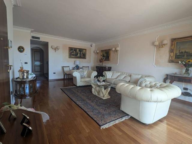 Villa in vendita a Crotone KR