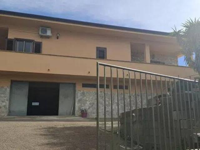Villa in vendita a Crotone KR