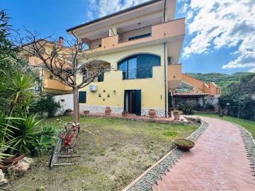 Villa in vendita a Crotone KR