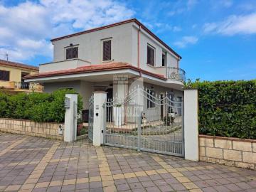 Villa in vendita a Crotone KR