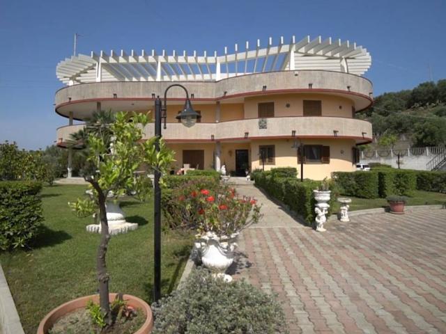 Villa in vendita a Crotone KR