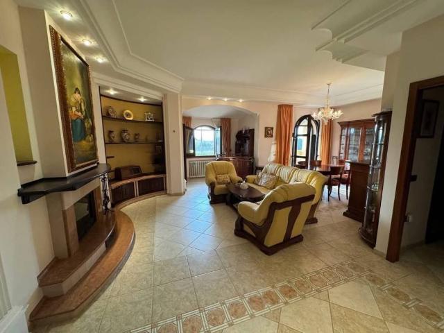 Villa in vendita a Crotone KR