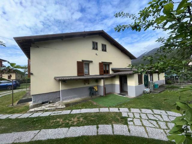 Villa in vendita a Cuveglio VA