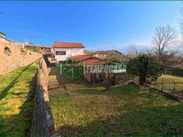 Villa in vendita a Cuasso al Monte VA