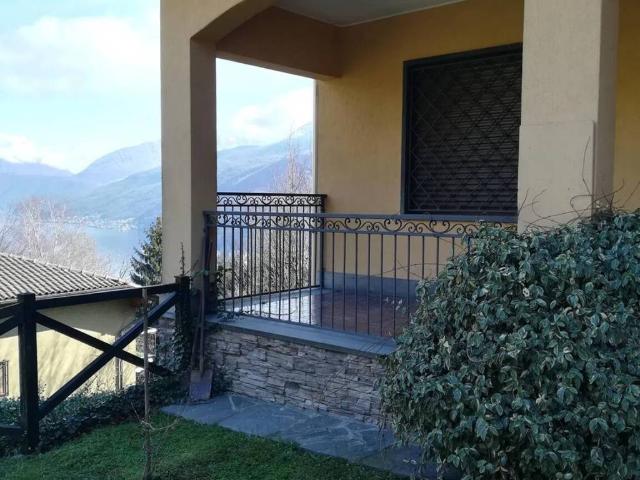 Villa in vendita a Cuasso al Monte VA