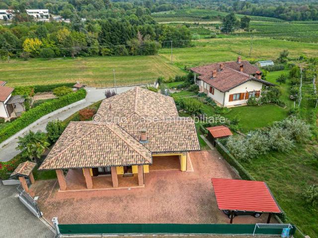 Villa in vendita a Cuceglio TO