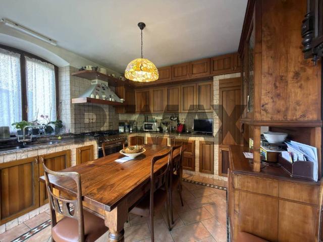 Villa in vendita a Cunardo VA