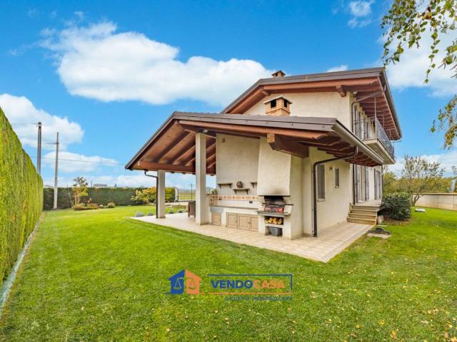Villa in vendita a Cuneo CN