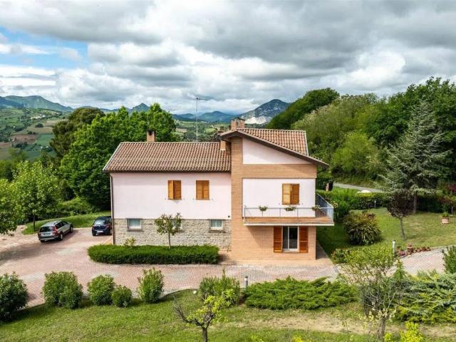 Villa in vendita a Cupramontana AN