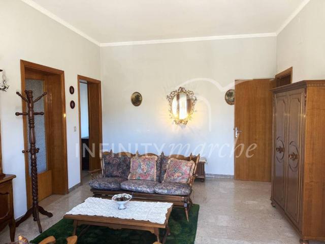 Villa in vendita a Cupramontana AN