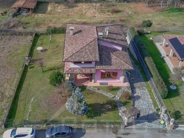 Villa in vendita a Cureggio NO