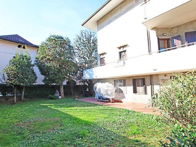 Villa in vendita a Curno