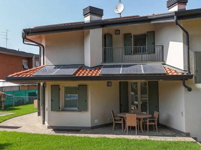Villa in vendita a Curno BG