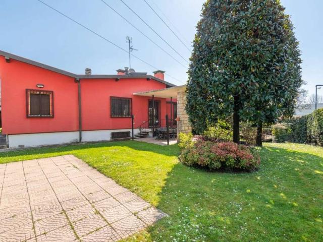 Villa in vendita a Curno BG