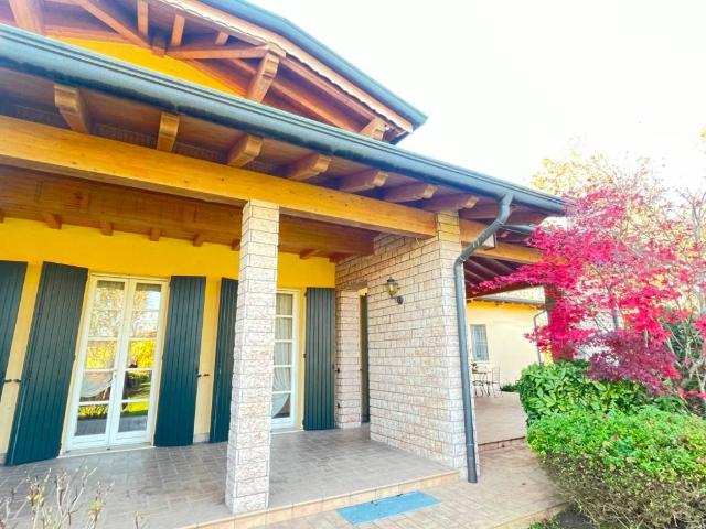Villa in vendita a Curtatone MN
