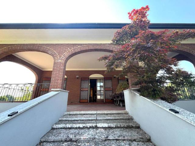 Villa in vendita a Curtatone MN