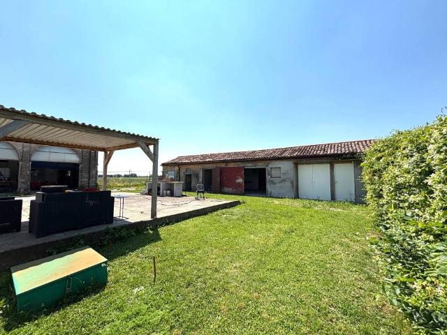 Villa in vendita a Curtatone MN