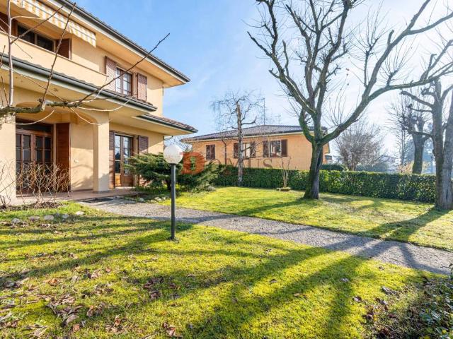 Villa in vendita a Curtatone MN