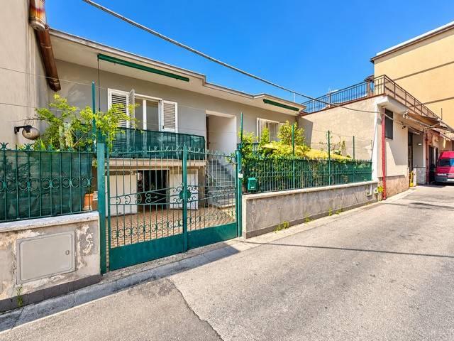 Villa in vendita a Curti CE