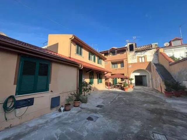 Villa in vendita a Curti CE
