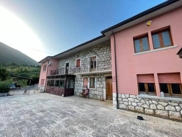 Villa in vendita a Cusano Mutri BN