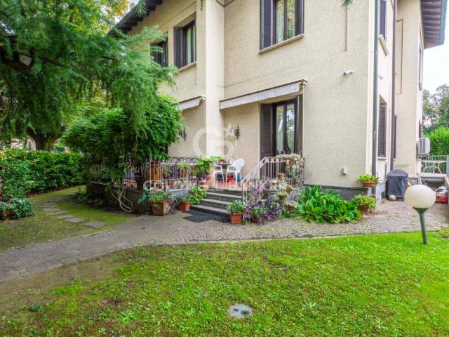 Villa in vendita a Cusano Milanino 540m² Cusano Milanino