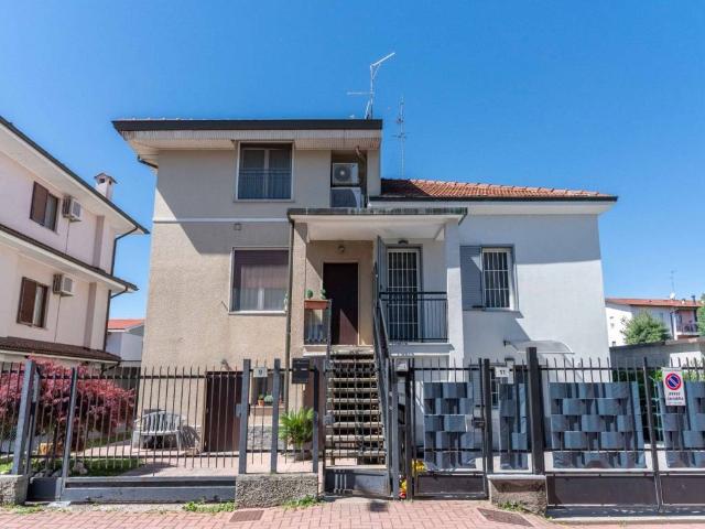Villa in vendita a Cusago MI
