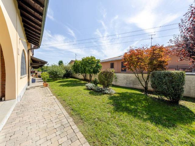 Villa in vendita a Cusago MI