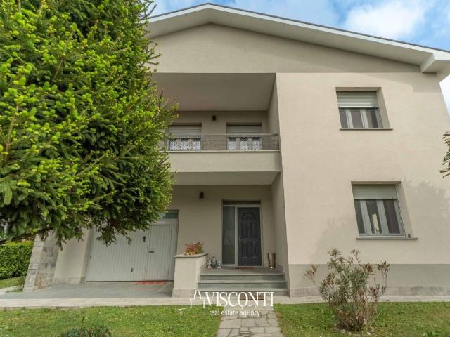 Villa in vendita a Cusago MI