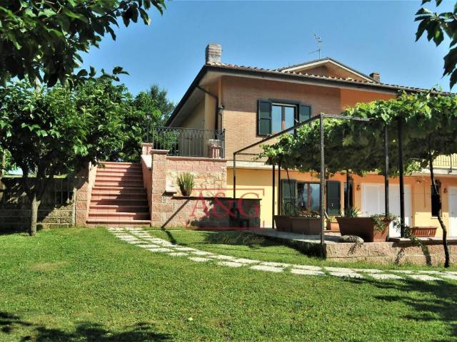 Villa in vendita a Amandola FM