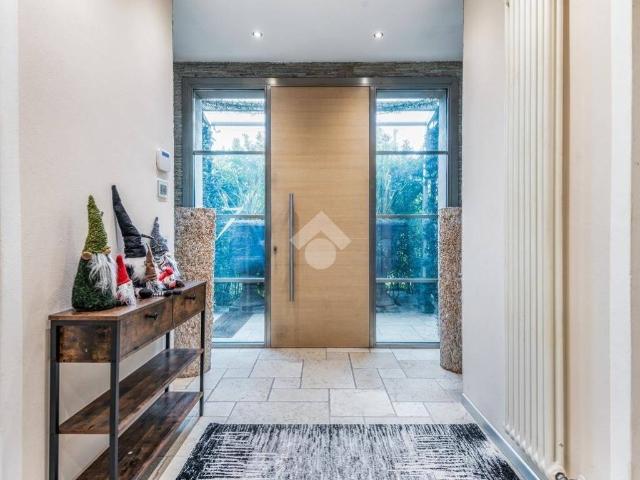 Villa in vendita a Ambivere BG
