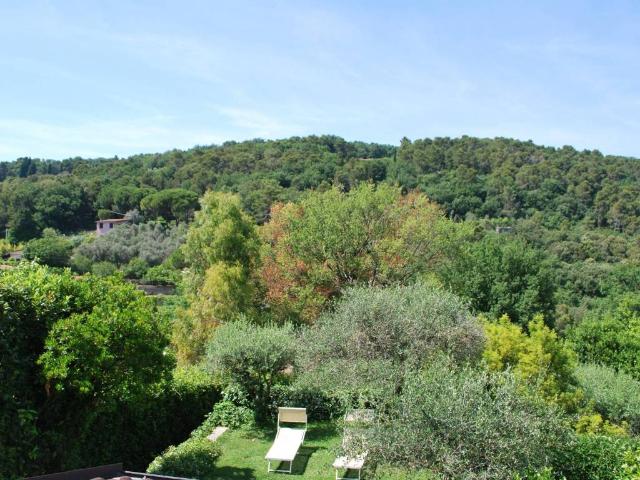 Villa in vendita a Ameglia SP