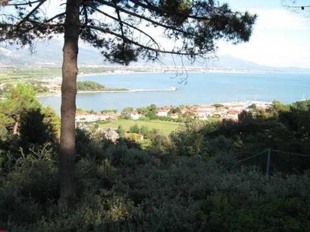 Villa in vendita a Ameglia SP