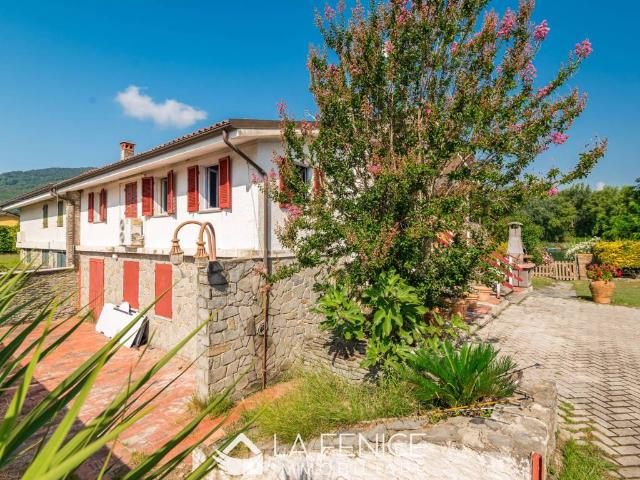 Villa in vendita a Ameglia SP