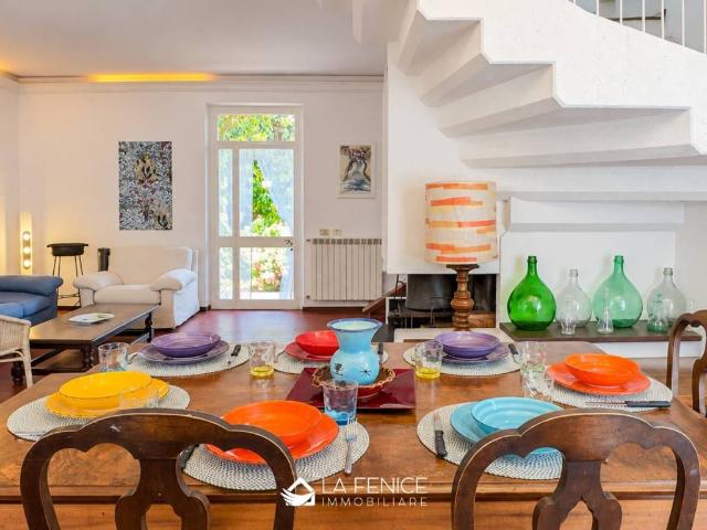 Villa in vendita a Ameglia SP