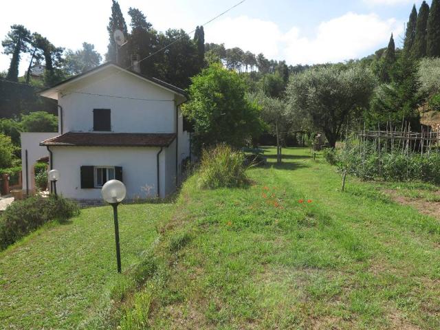 Villa in vendita a Ameglia SP