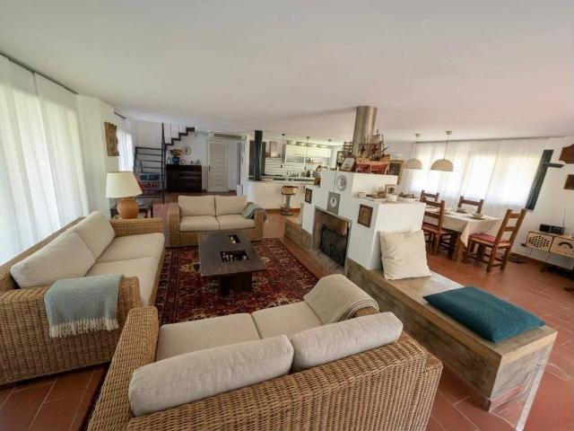 Villa in vendita a Ameglia SP