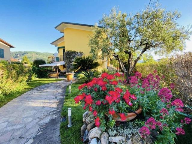 Villa in vendita a Ameglia SP