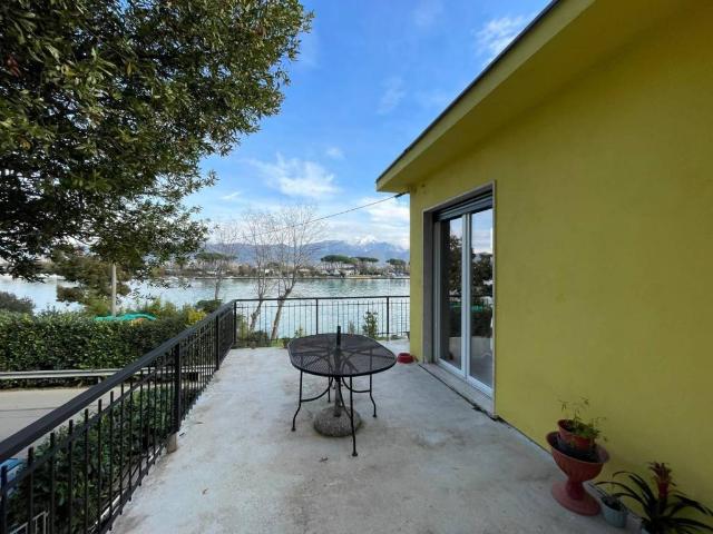 Villa in vendita a Ameglia SP