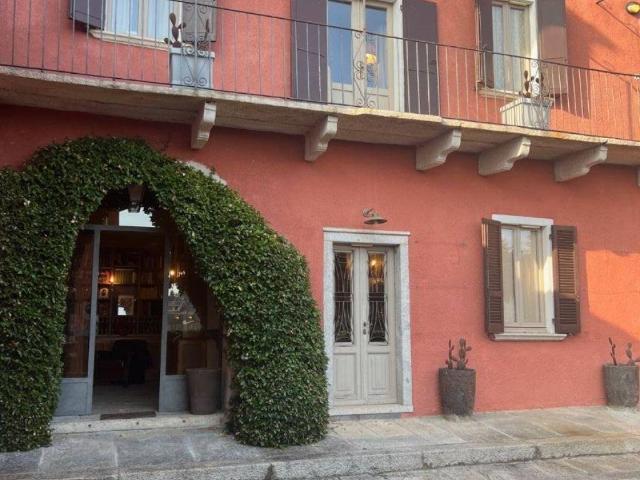 Villa in vendita a Ameno NO