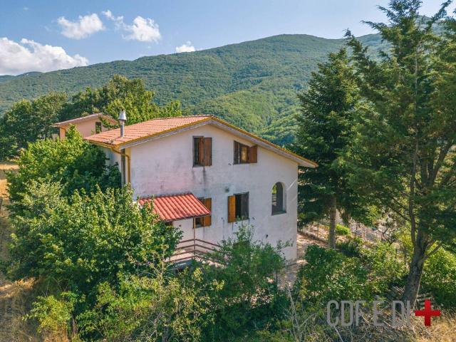 Villa in vendita a Antrodoco RI