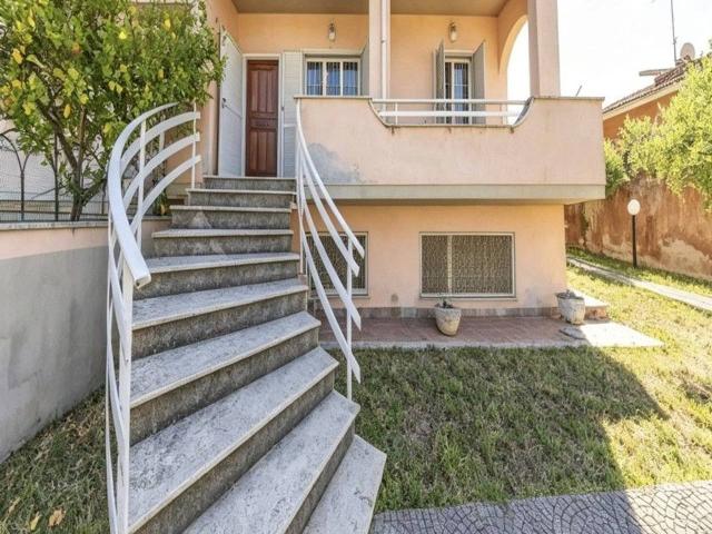 Villa in vendita a Anzio