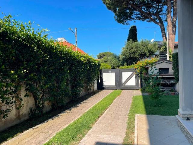 Villa in vendita a Anzio RM