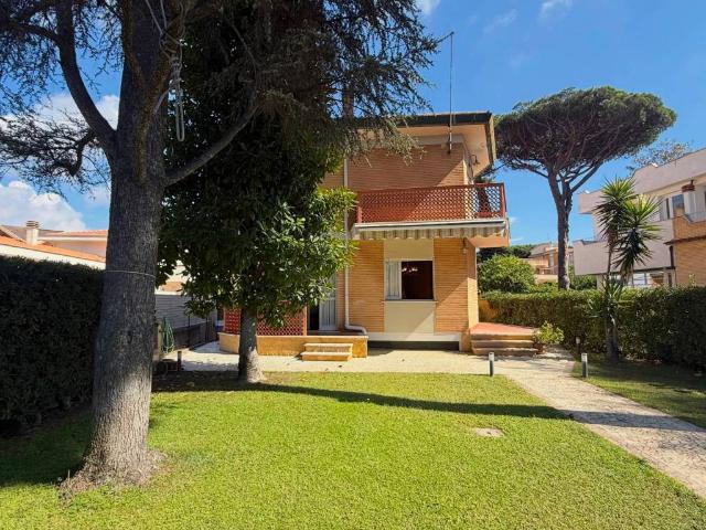 Villa in vendita a Anzio RM