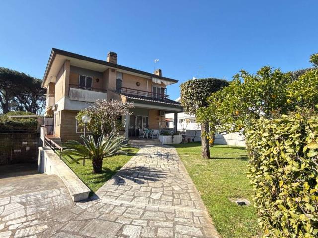 Villa in vendita a Anzio RM
