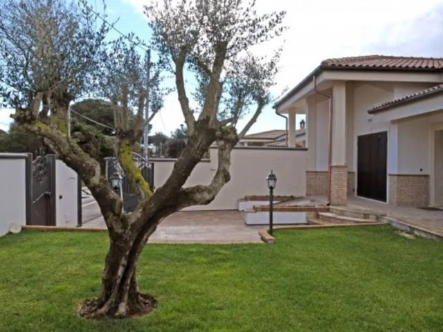Villa in vendita a Anzio RM